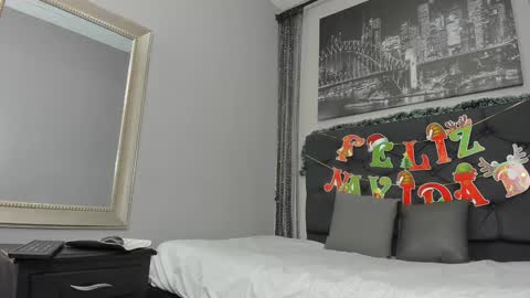 Hotkoljei online show from 12.28.24