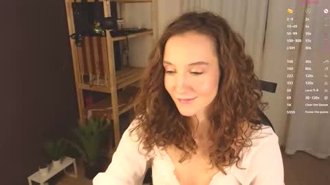 Snapshot of hotlaracroft chatting on 09.30.25 Allison online show from 09.30.25