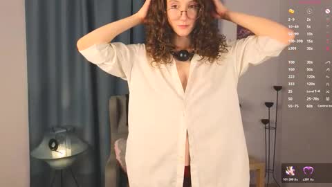 Snapshot of hotlaracroft chatting on 10.22.25 Allison online show from 10.22.25