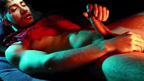 Hotlatinking online show from 01.08.26