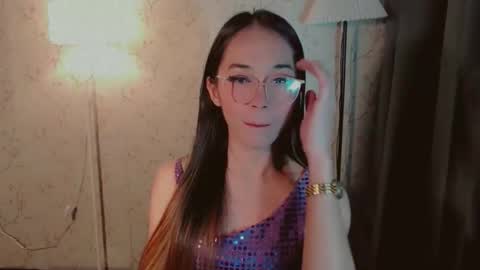 Snapshot of hotlegsxandra chatting on 10.07.25 XANDRA online show from 10.07.25