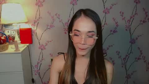 Snapshot of hotlegsxandra chatting on 10.09.25 XANDRA online show from 10.09.25