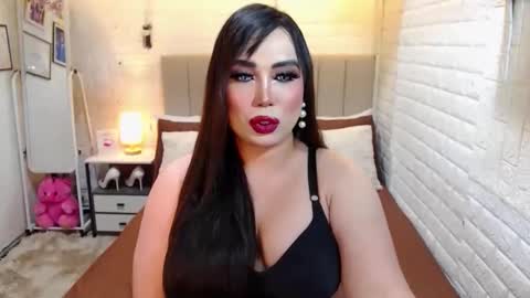 Snapshot of hotlexus69 chatting on 09.22.25 LEXUS online show from 09.22.25