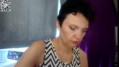 Snapshot of hotmamaqueen234 chatting on 06.18.26 hotmamaqueen234 online show from 06.18.26