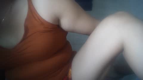 Snapshot of hotmatureladyxxx chatting on 01.11.25 hotmatureladyxxx online show from 01.11.25