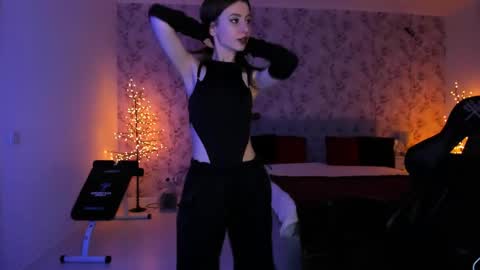 Snapshot of hotmolly_ chatting on 04.17.26 hotmolly_ online show from 04.17.26