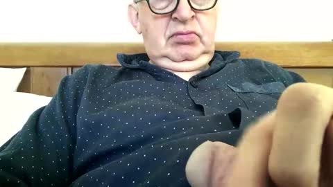 hotmuff99 online show from 10.25.25