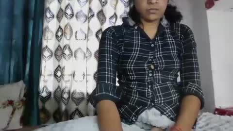 Snapshot of hotnsweetindian chatting on 12.11.24 lola online show from 12.11.24