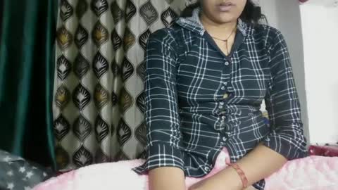 Snapshot of hotnsweetindian chatting on 12.13.24 lola online show from 12.13.24