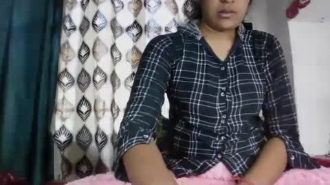 Snapshot of hotnsweetindian chatting on 12.15.24 lola online show from 12.15.24