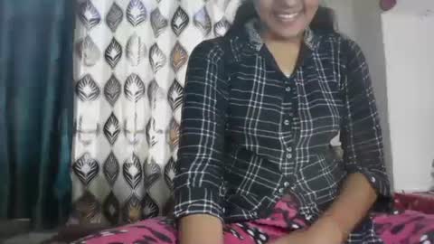 Snapshot of hotnsweetindian chatting on 12.21.24 lola online show from 12.21.24