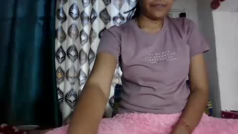 Snapshot of hotnsweetindian chatting on 01.02.25 lola online show from 01.02.25