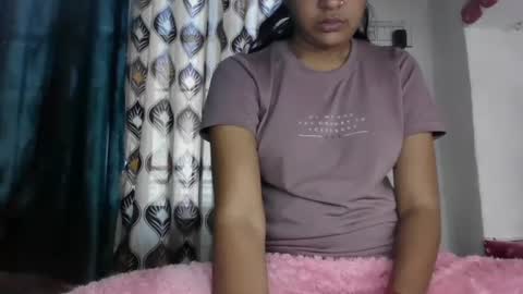 Snapshot of hotnsweetindian chatting on 01.09.25 lola online show from 01.09.25