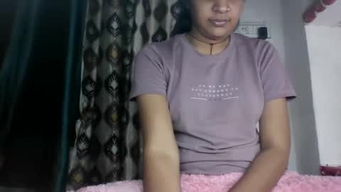 Snapshot of hotnsweetindian chatting on 01.09.25 lola online show from 01.09.25