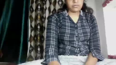 Snapshot of hotnsweetindian chatting on 01.10.25 lola online show from 01.10.25
