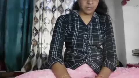 Snapshot of hotnsweetindian chatting on 01.19.25 lola online show from 01.19.25