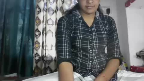 Snapshot of hotnsweetindian chatting on 01.24.25 lola online show from 01.24.25