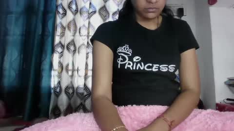 Snapshot of hotnsweetindian chatting on 02.01.25 lola online show from 02.01.25