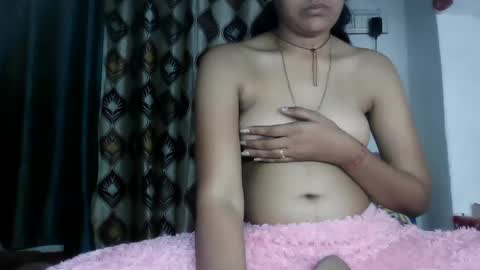 Snapshot of hotnsweetindian chatting on 02.09.25 lola online show from 02.09.25