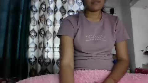 Snapshot of hotnsweetindian chatting on 02.15.25 lola online show from 02.15.25