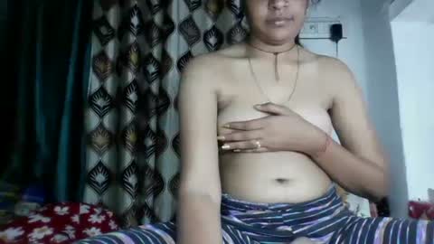 Snapshot of hotnsweetindian chatting on 02.18.25 lola online show from 02.18.25
