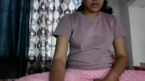 Snapshot of hotnsweetindian chatting on 02.27.25 lola online show from 02.27.25