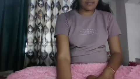 Snapshot of hotnsweetindian chatting on 02.28.25 lola online show from 02.28.25