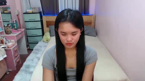 hotpinay_rhowe online show from 01.24.25