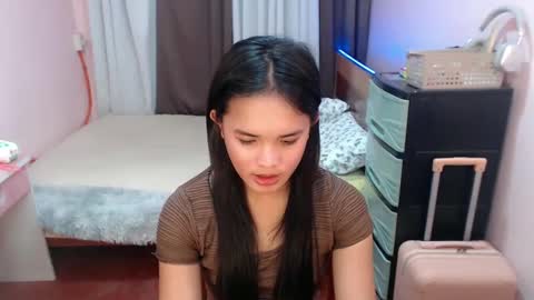 hotpinay_rhowe online show from 01.31.25