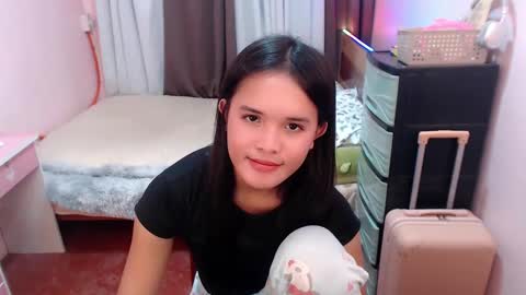 hotpinay_rhowe online show from 02.03.25