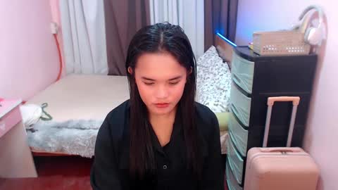 hotpinay_rhowe online show from 02.04.25