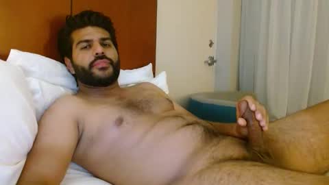 Snapshot of hotsexdude69 chatting on 10.28.25 hotsexdude69 online show from 10.28.25