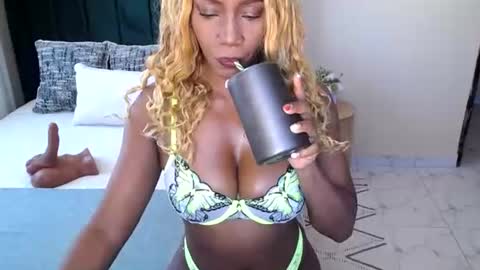 Snapshot of hotshyfreakylady chatting on 06.21.26 Sahara online show from 06.21.26