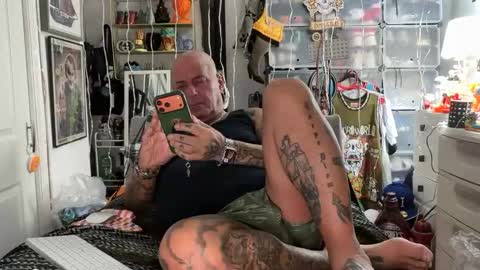 hotstuff775616 online show from 11.19.25