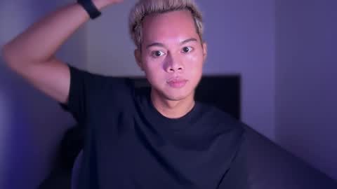 Snapshot of hotstuffph chatting on 04.02.26 C A R L I T O online show from 04.02.26