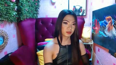 Snapshot of hotsummerx chatting on 01.14.25 Summer online show from 01.14.25