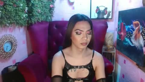 Snapshot of hotsummerx chatting on 02.17.25 Summer online show from 02.17.25