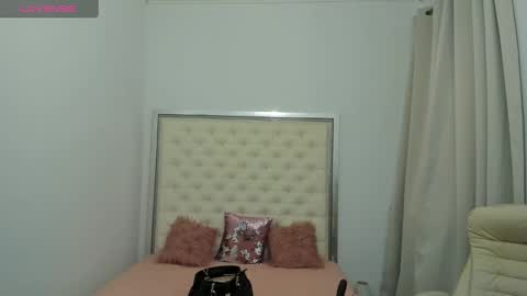 Snapshot of hott_eryka chatting on 09.19.25 Eryka online show from 09.19.25