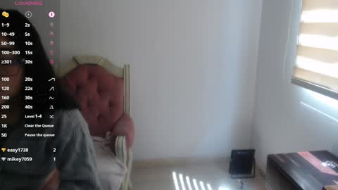 Snapshot of hottbee1 chatting on 12.06.24 AMY online show from 12.06.24