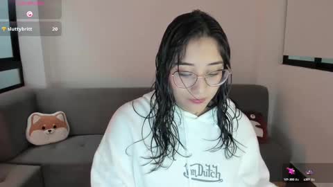 Snapshot of hottbee1 chatting on 03.06.25 AMY online show from 03.06.25