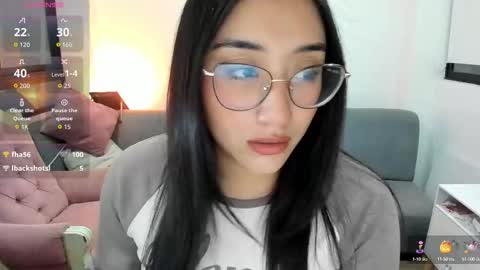 Snapshot of hottbee1 chatting on 10.11.25 AMY online show from 10.11.25