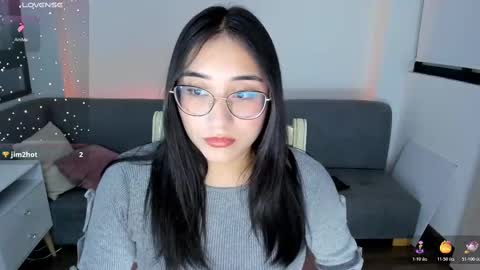 Snapshot of hottbee1 chatting on 11.06.25 AMY online show from 11.06.25