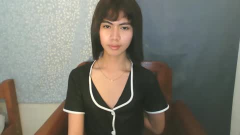 hottestdella69 online show from 10.29.25