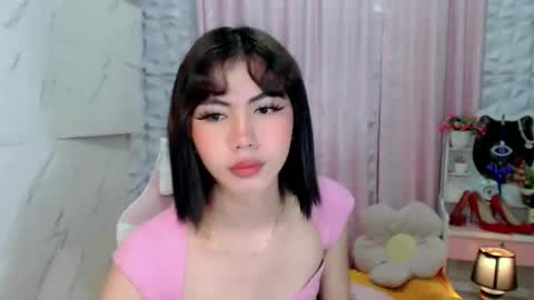 hottestdella69 online show from 11.24.25