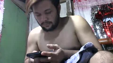 HottestPinoy32 online show from 12.05.24