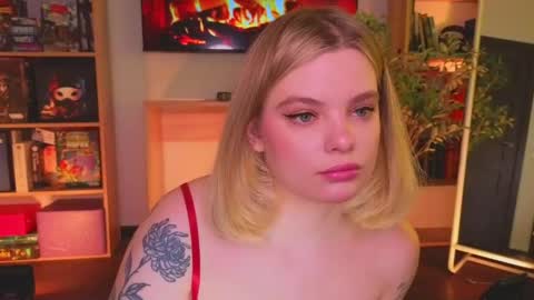 Snapshot of hottie_jane chatting on 04.19.26 Jane online show from 04.19.26