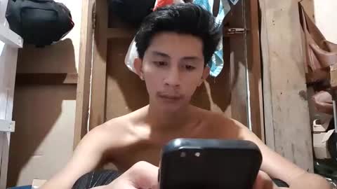 Snapshot of hottie_kylexx chatting on 10.20.25 Asian creamycumxx online show from 10.20.25