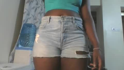 Snapshot of hottie_vera chatting on 02.02.26 vera online show from 02.02.26