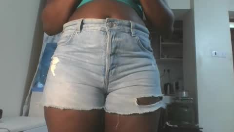 Snapshot of hottie_vera chatting on 02.03.26 vera online show from 02.03.26