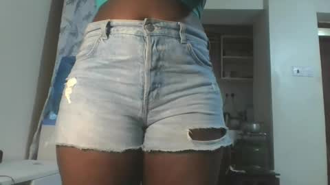 Snapshot of hottie_vera chatting on 02.03.26 vera online show from 02.03.26